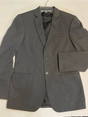 Men's Charcoal Gray Two-Button Blazer – Size 34 Short